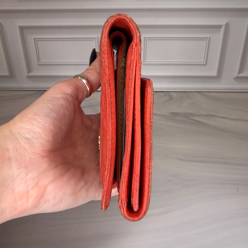 Chanel Icon Line Coral Pink Lambskin Compact Wallet - Picture 5 of 9